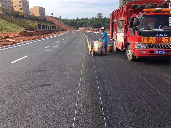 湖南熱熔劃線施工隊(duì)伍車位劃線線市政道路標(biāo)線