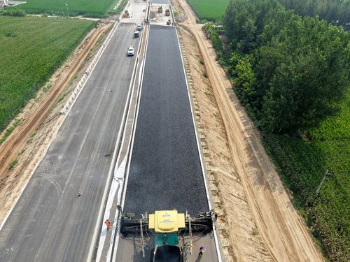 德州兩條高速公路建設取得新進展，公路與路面工程穩步推進