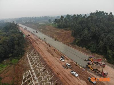 成宜高速眉山段路面工程全面啟動，區域交通迎來新篇章