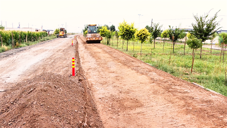 深化“三抓三促”行動 高臺縣建好“四好農村路”，鋪筑鄉村振興幸?！翱燔嚨馈? class=